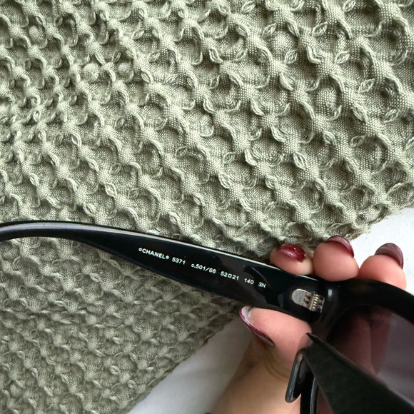 Chanel sunglasses - Picture 4 of 8